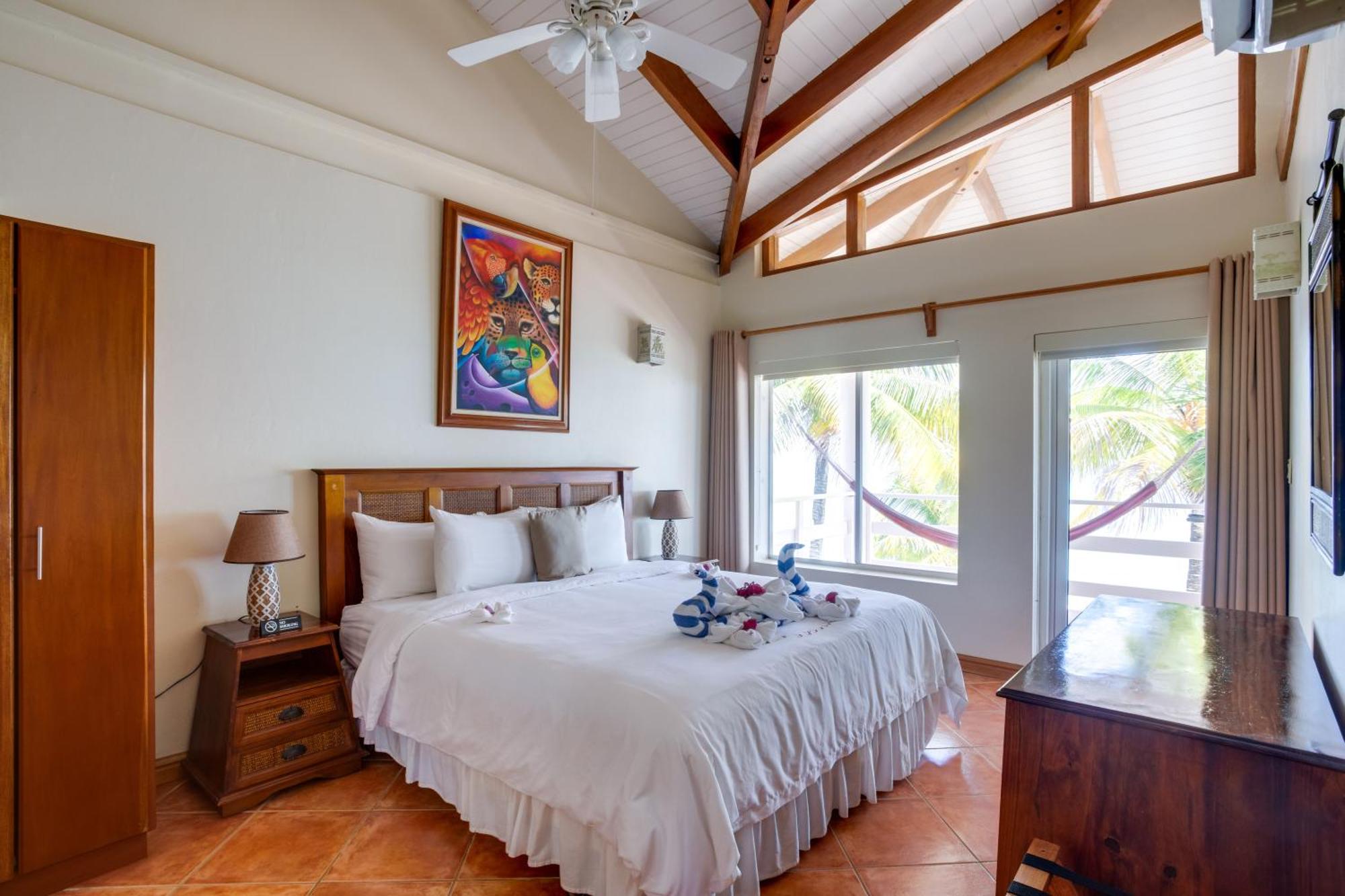 Laru Beya Resort Placencia Buitenkant foto