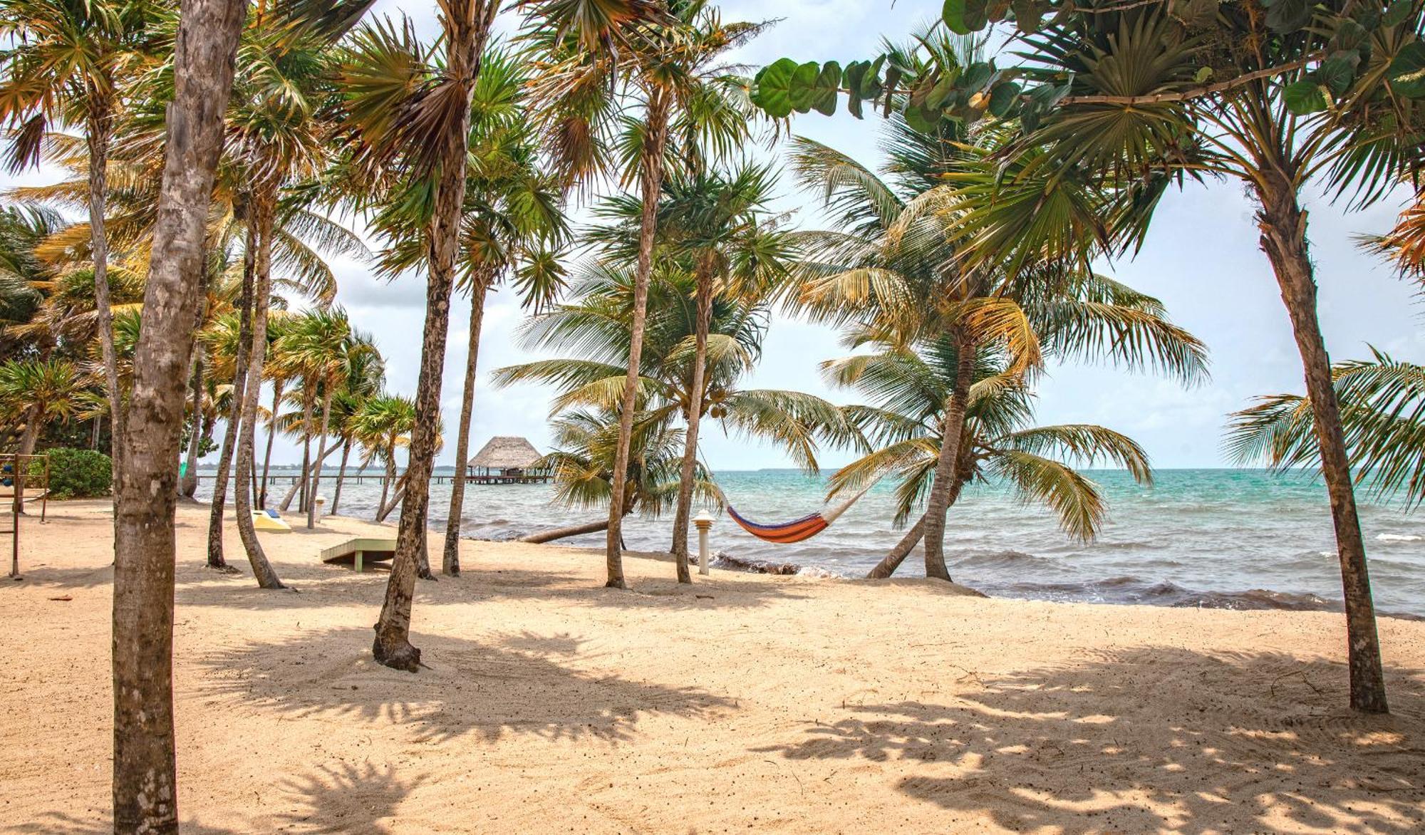 Laru Beya Resort Placencia Buitenkant foto